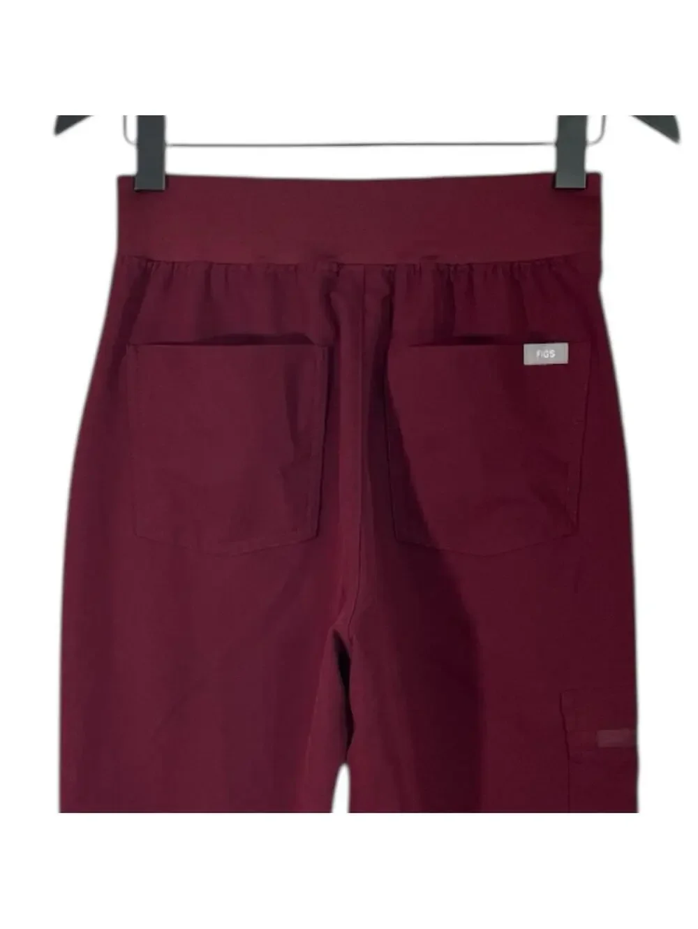 FIGs Zamora Jogger Scrub Pants size XS in Burgundy